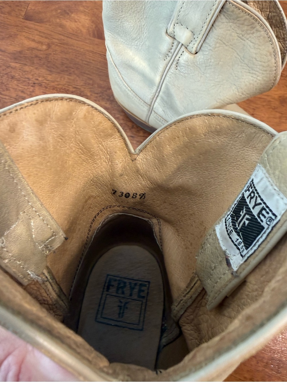 FRYE Billy Short Western Boots Womens Size 9 B Tan Beige Leather Cowboy Ankle - Picture 11 of 14
